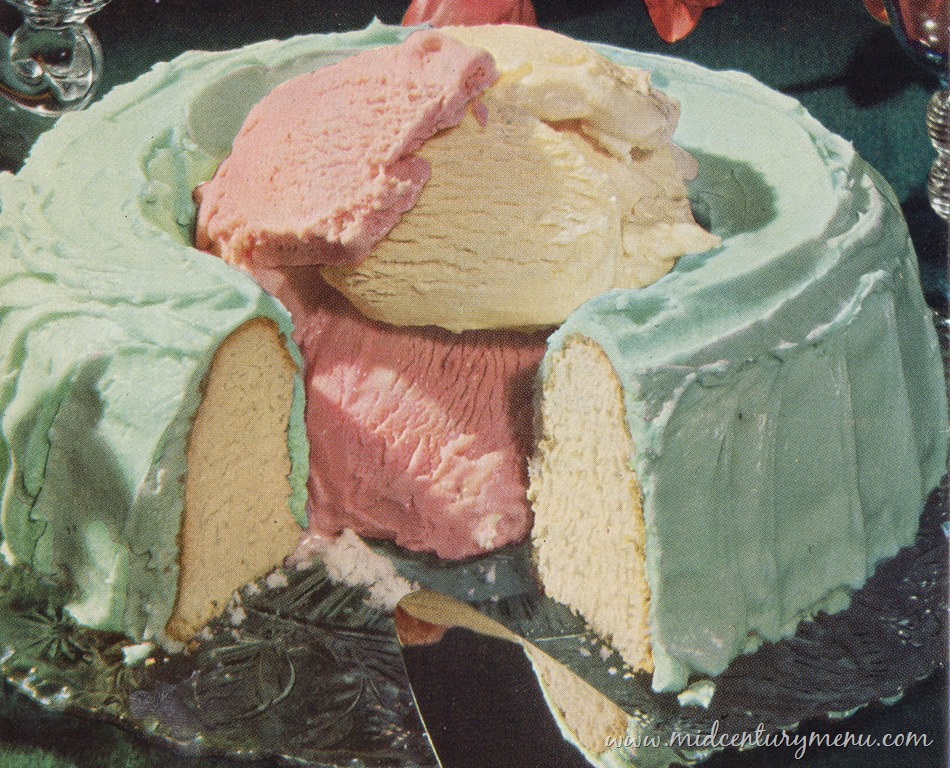 Cream-Lined Cake, 1945 – The Vintage Cake Corner