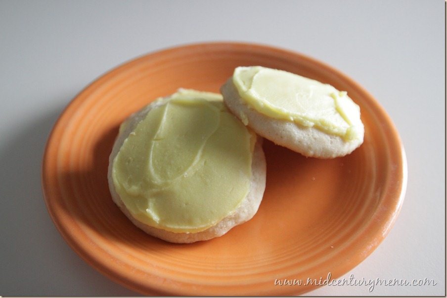 Frosted Lemon Sugar Cookies The 10 Days Of Vintage Christmas Cookies Mid Century Menu